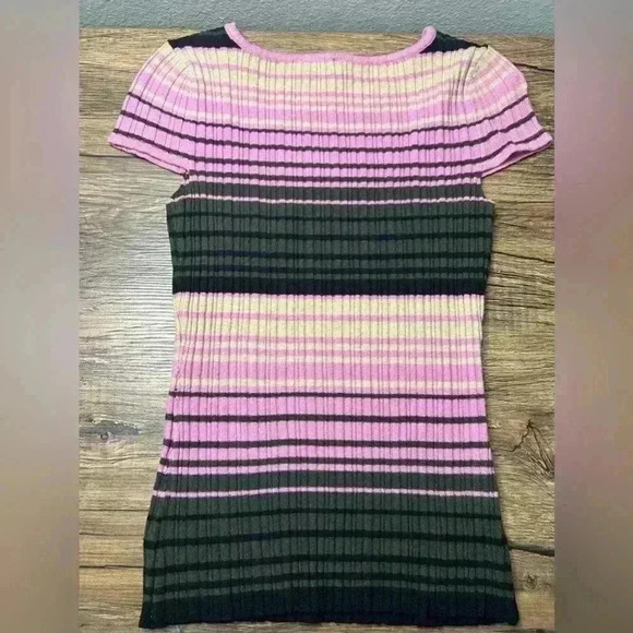 Jessica Simpson Women's Short Sleeve Square Neck Fiona Striped Ribbed-Knit Top - Picture 4 of 6